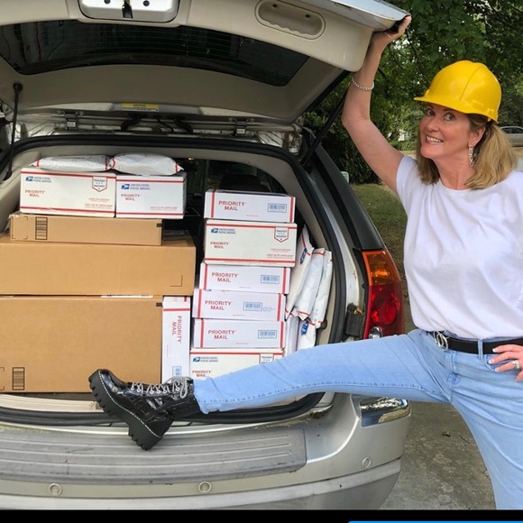 Meet your Posher, Joni - Picture 4 of 13